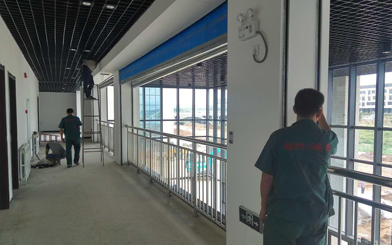 8月25日師范學院防火卷簾調(diào)試作業(yè)動態(tài)圖