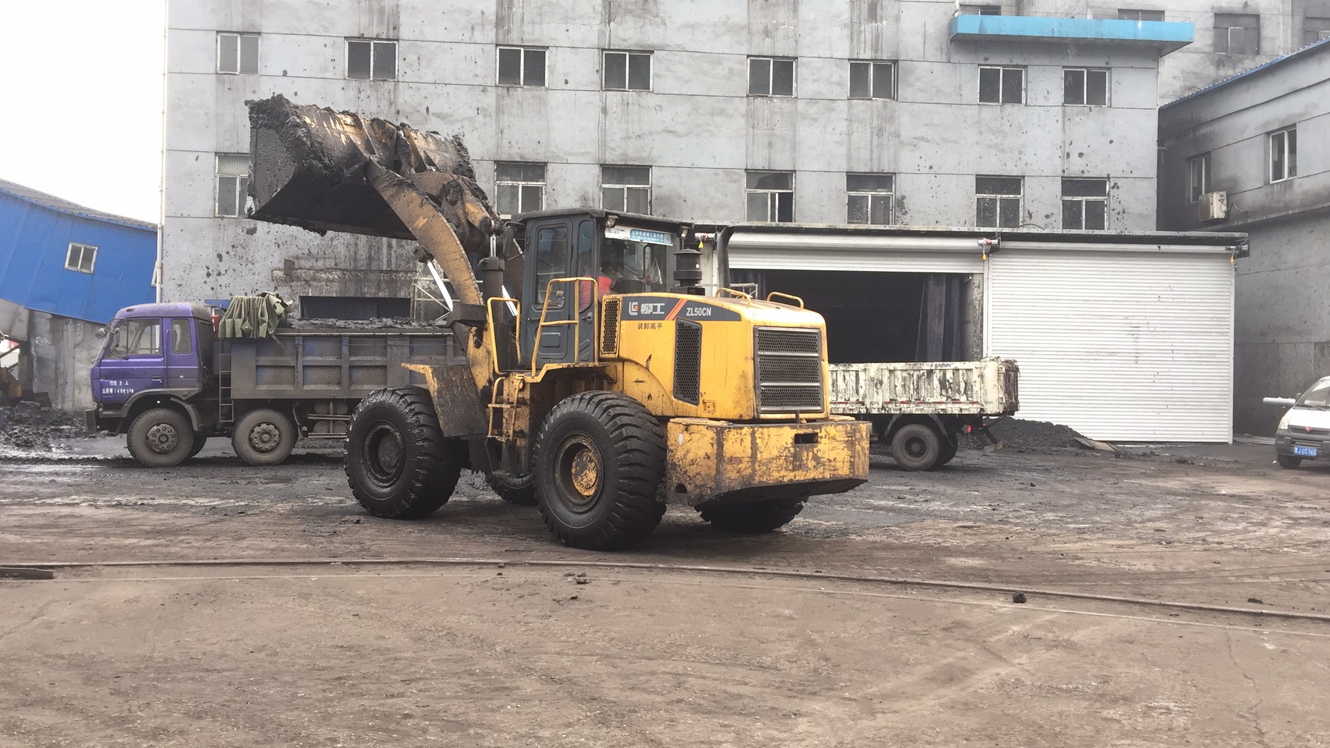 2018年12月13日東泰聚盆煤業(yè)卷簾門案例