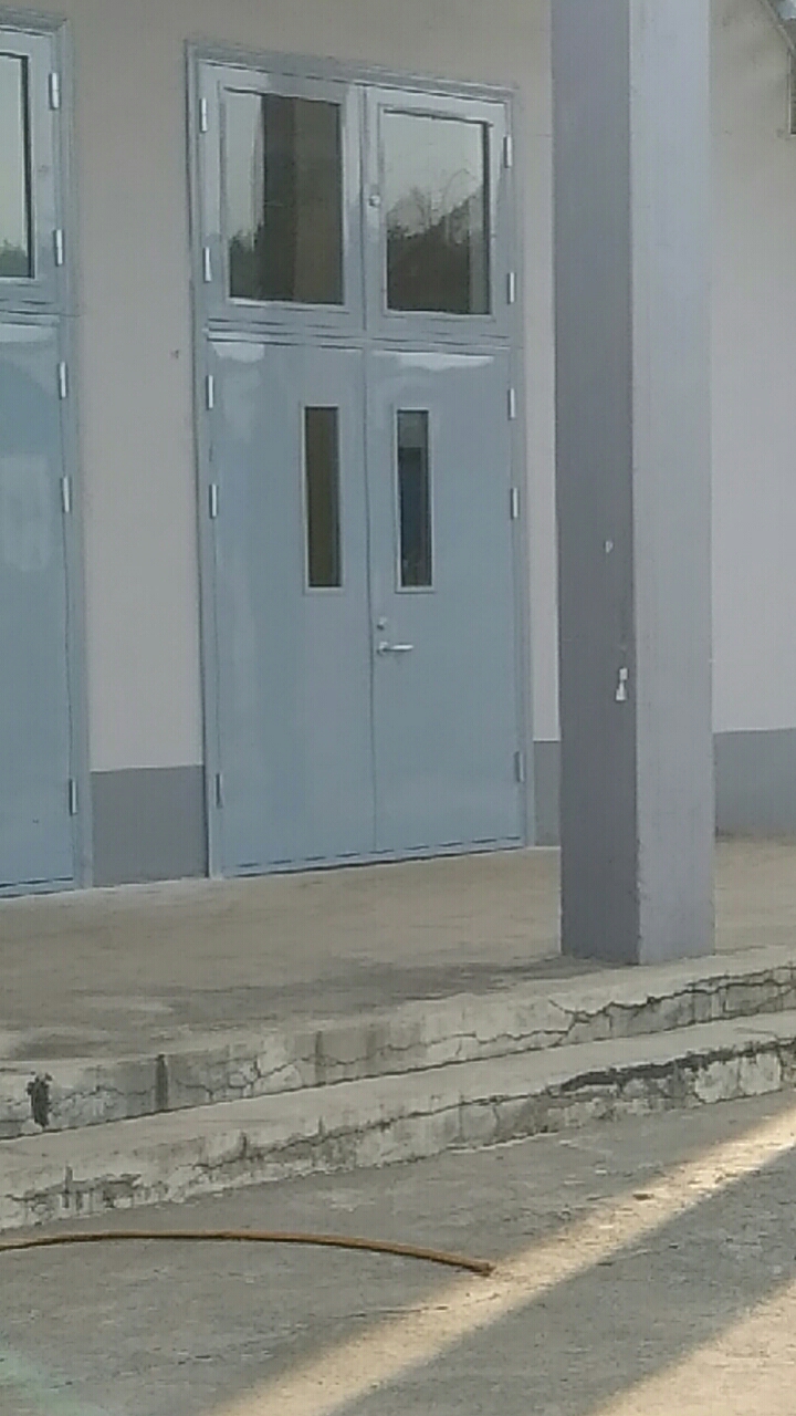 2020離石永聚煤業(yè)防火門窗安裝現(xiàn)場(chǎng)