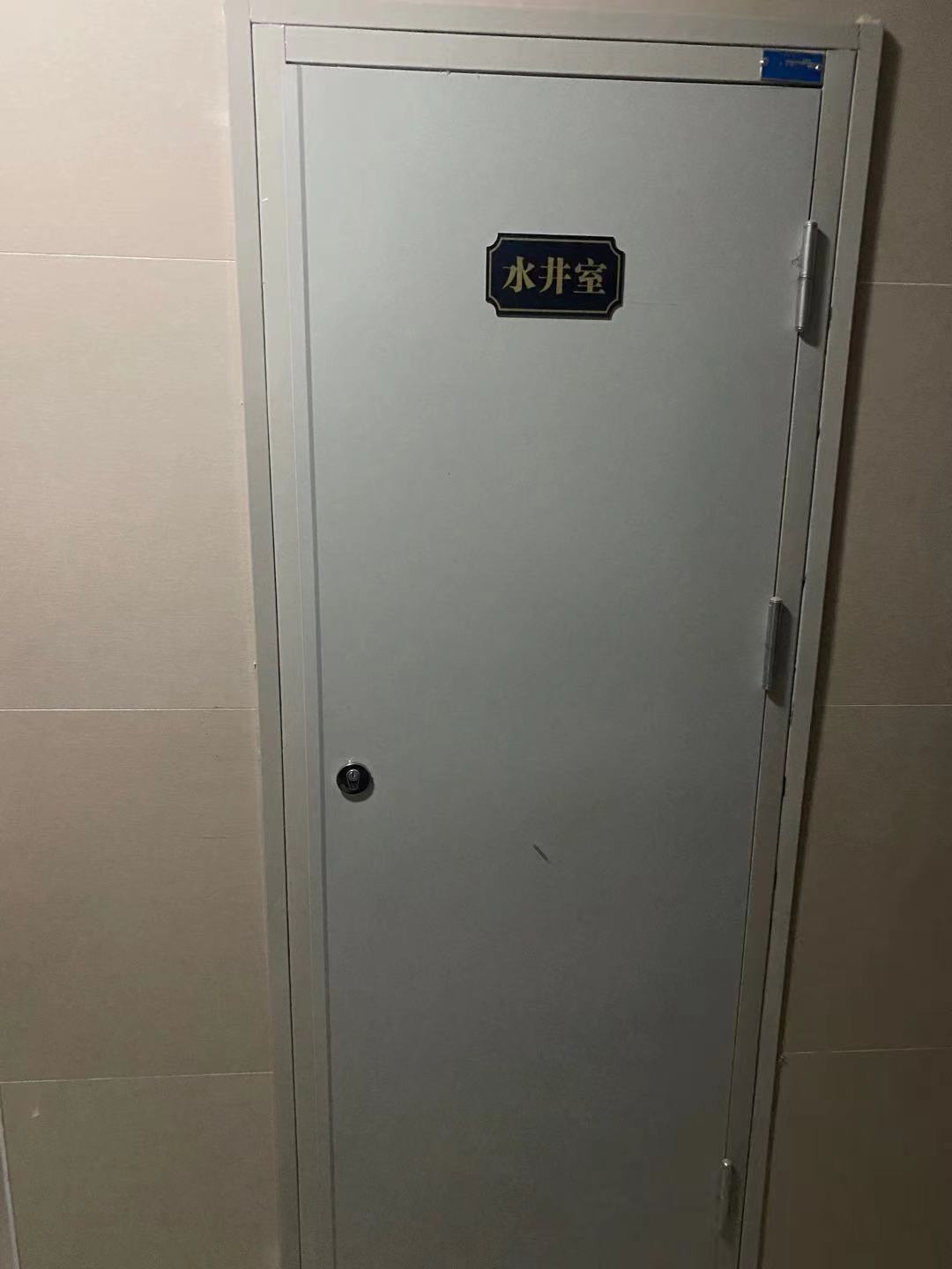 長(zhǎng)風(fēng)小區(qū)管井門(mén)